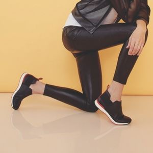 Vionic Cece Casual Sneaker BlackRed Water Resist